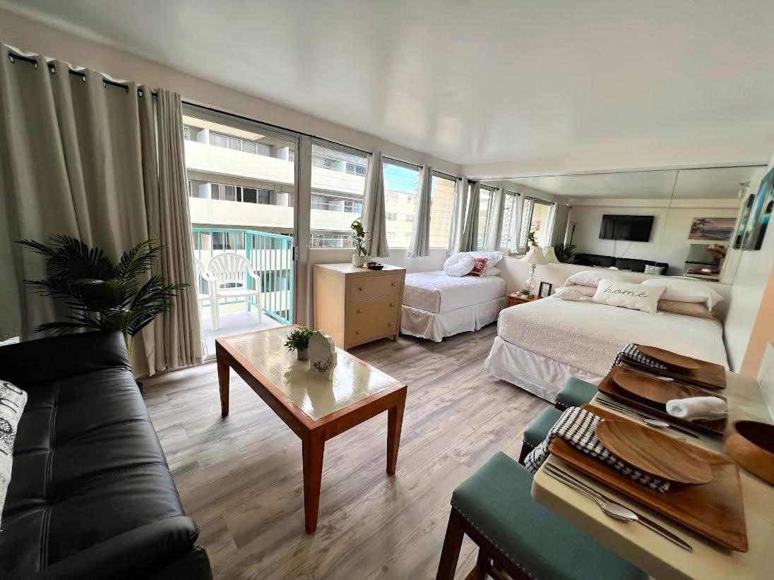 Aqua Aloha Surf Aparthotel