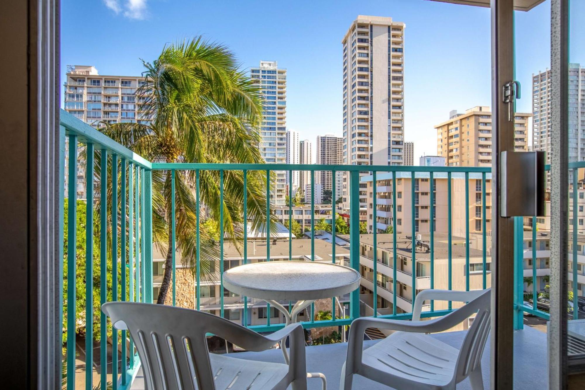 Aqua Aloha Surf Aparthotel